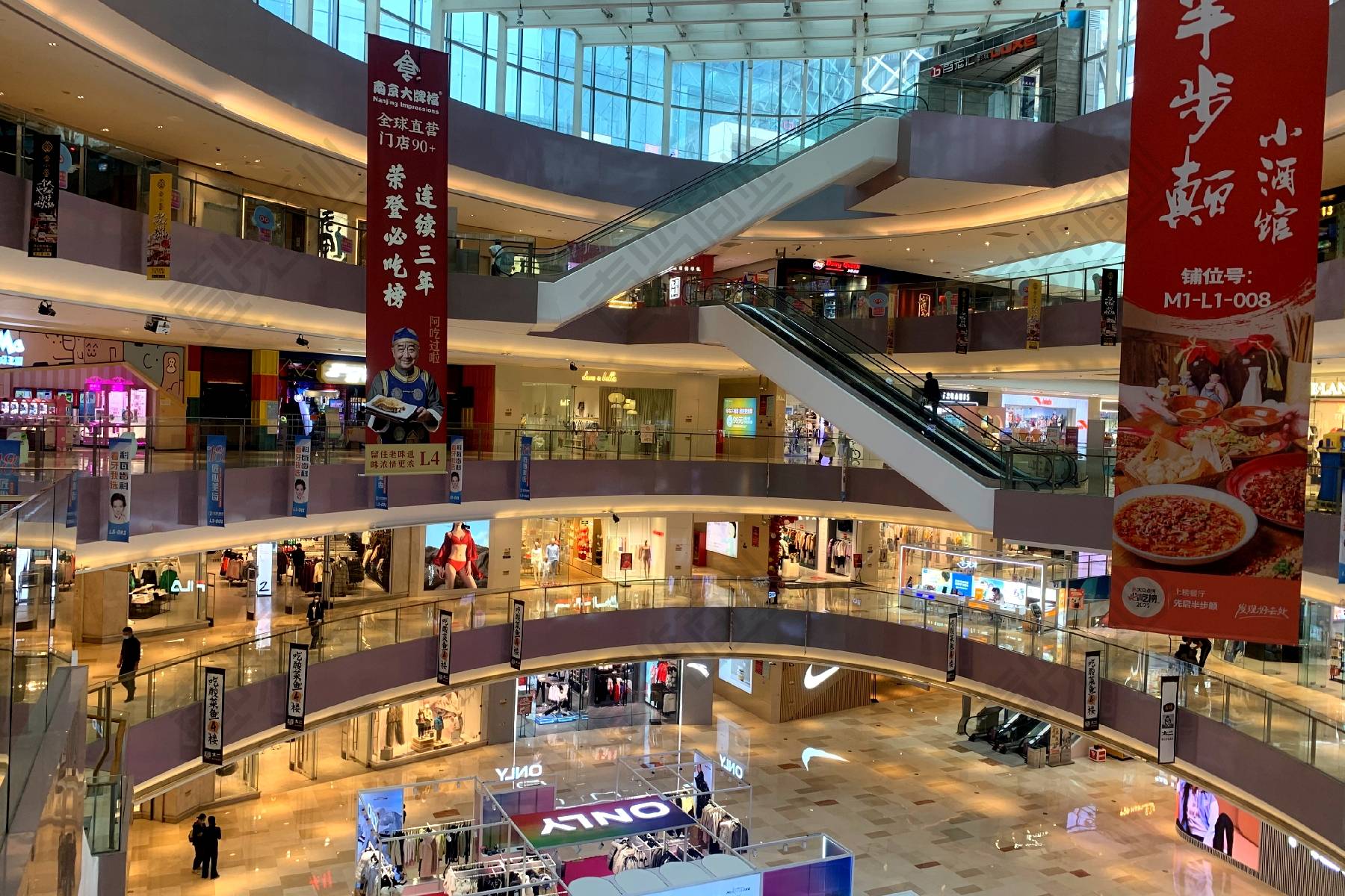 零售上市公司盈利只剩升级和闭店两招了吗?_企业_业绩_购物